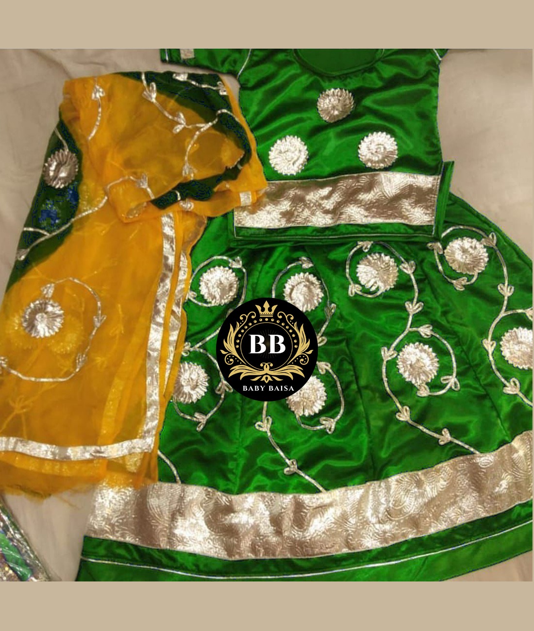 Bachcho ki Rajasthani Poshak Green Color me Yellow Odhani ke Sath